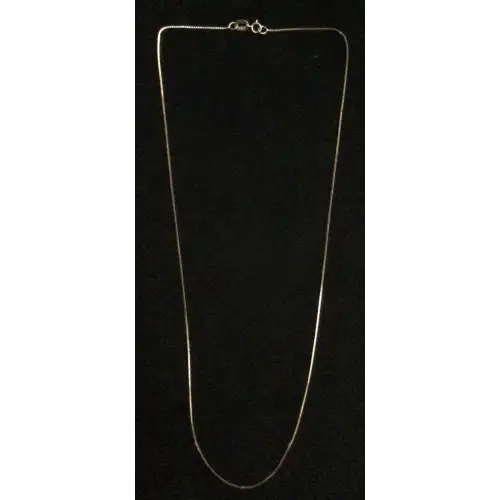 14k 1.4g Yellow Gold Chain Necklace. 18