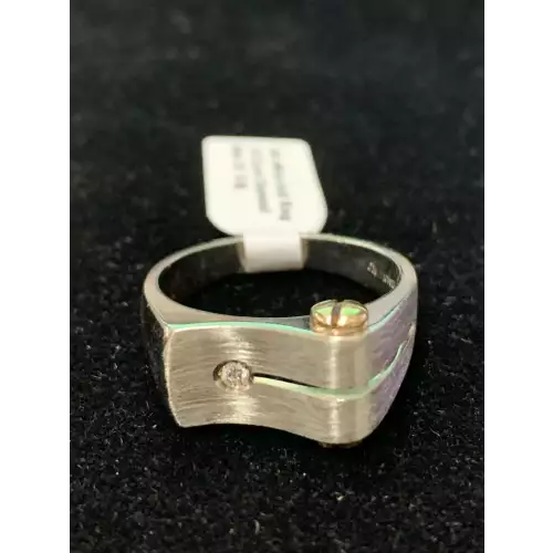 18k White Gold & .10 Carat Diamond Ring  Size 10 9.5g