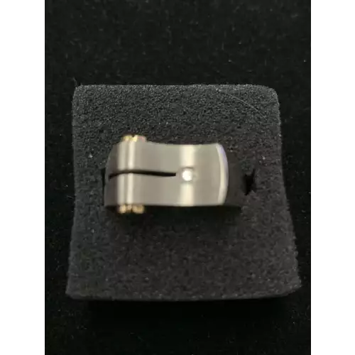 18k White Gold & .10 Carat Diamond Ring  Size 10 9.5g (2)