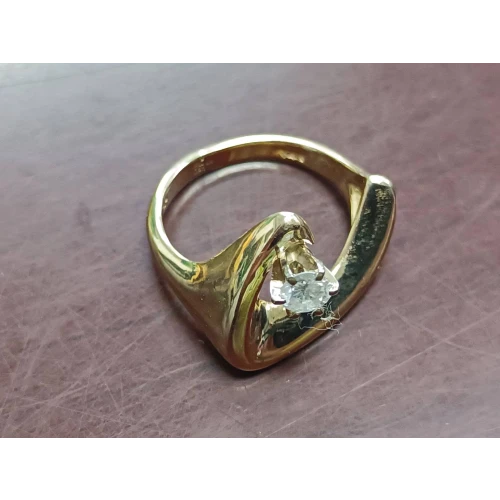 Freeform Gold and .25 Carat Diamond Ring 14k 4.2g Size 6