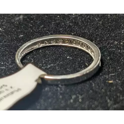 Platinum .25 CTW Chanel Set Diamond Ring  2.3g Size 7.0 (2)