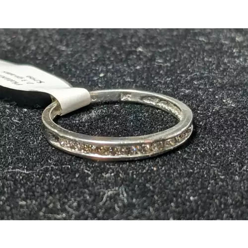 Platinum .25 CTW Chanel Set Diamond Ring  2.3g Size 7.0 (3)