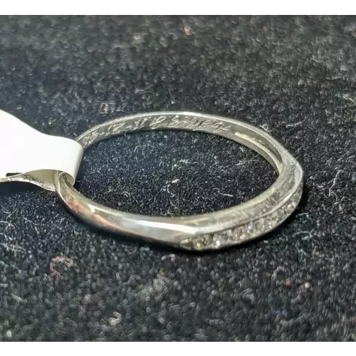 Platinum Diamond Ring .20 CTW .25g Size 8.5 (2)
