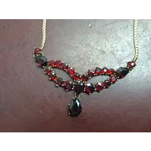 Garnett and Gold 14k Necklace 10.5g 16